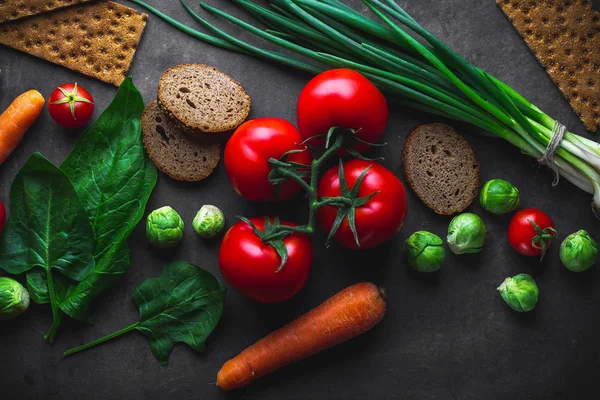 Konsep diet dan nutrisi. Sayuran matang untuk memasak segar dia — Stok Foto