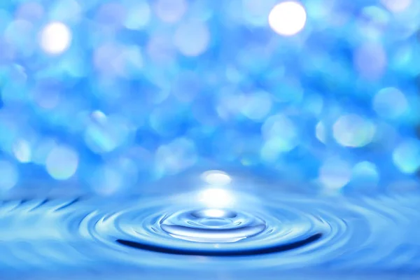 Astratto Acqua Liquido Blu Attraversato Onda Circolare Uno Sfondo Bokeh — Foto Stock