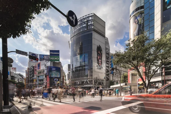 Tokio Japonia Lipca 2018 Szeroki Widok Przecięcia Przejście Shibuya Stacji — Zdjęcie stockowe