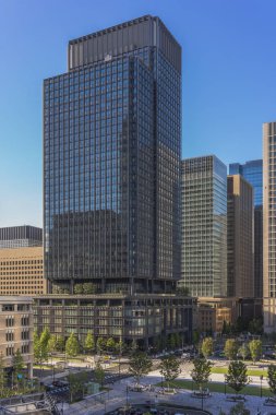 Shin Marunouchi bina Marunouchi tarafındaki Tokyo Tren İstasyonu şehirdeki Chiyoda, Tokyo, Japonya. Genellikle kısaca 