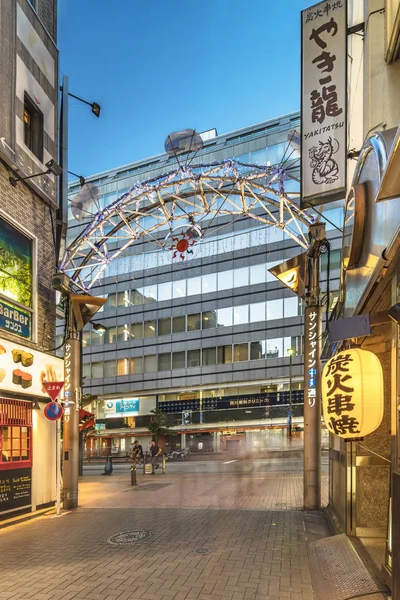 Tokyo Japan August 2018 Yakitori Restaurant Laterne Beleuchteten Eingangstor Der — Stockfoto