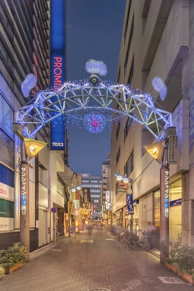 Tokio Japón Agosto 2018 Puerta Entrada Iluminada Calle Sunshine Central — Foto de Stock