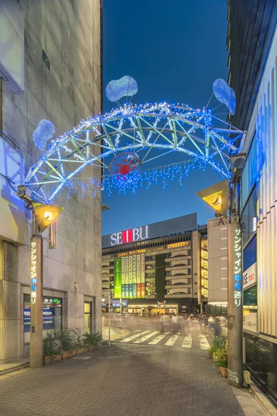 Tokio Japón Agosto 2018 Puerta Entrada Iluminada Calle Sunshine Central — Foto de Stock