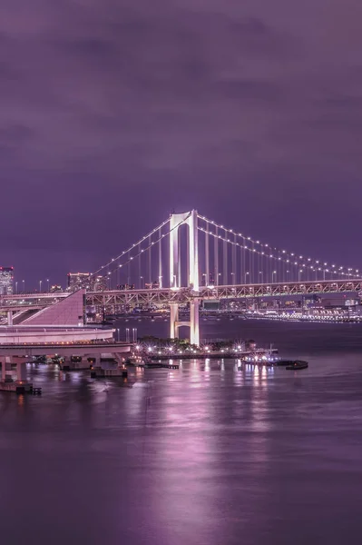 Nuit Violette Sur Pont Rainbow Avec Des Navires Croisière Amarrés — Photo