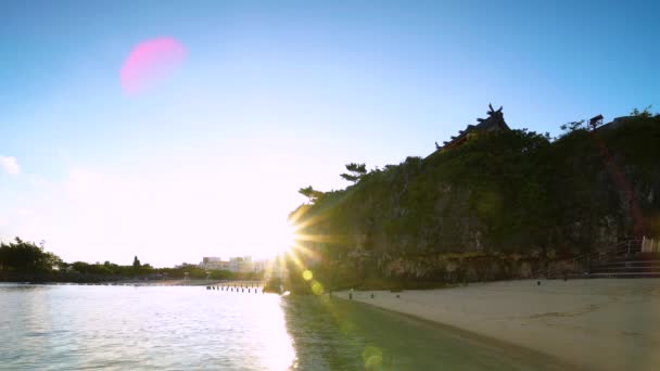 Videó Sunrise Táj Shinto Kegyhely Naminoue Tetején Egy Szikla Nyílik — Stock videók