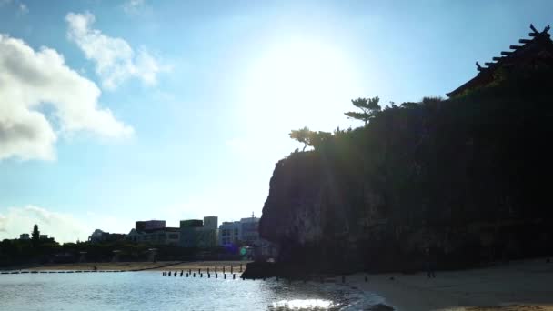 Pan Videó Napfelkeltét Táj Shinto Kegyhely Naminoue Tetején Egy Szikla — Stock videók