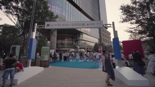 2019년 25일 2020년 올림픽 이벤트 도쿄에서 선수의 모양에 거대한 구조를 — 비디오