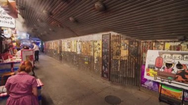 Tokyo'da Japon Showa retro altgeçit Yuraku Concourse