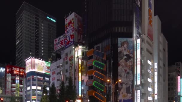 Shift-down video ikonické videohry arkády SEGA Akihabara 2. budova v Tokiu. — Stock video