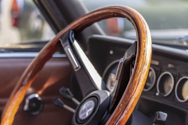Ostia Lido, Roma 09/30/2018.selective odak bir Alfa Romeo Alfetta 1600 Vintage polis araba polise Stradale iç detayları