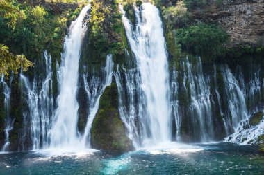 Burney Falls içinde Mcarthur Burney Falls State Park California