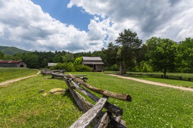 Dan Lawson yer içinde Cades Cove içinde büyük Smoky Mountains National Park içinde Tennessee, Amerika Birleşik Devletleri