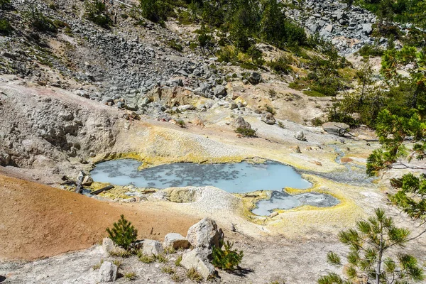 Devil 's Kitchen in Lassen Volcanic National Park in California, Estados Unidos — Fotografia de Stock