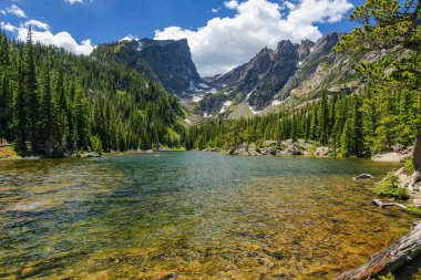 Colorado 'da Rocky Mountain National Park 'ta Dream Lake, Amerika Birleşik Devletleri