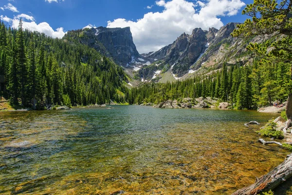 Dream Lake en Rocky Mountain National Park en Colorado, Estados Unidos — Foto de Stock