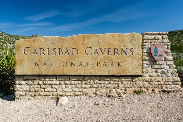 Yeni Meksika, Amerika Birleşik Devletleri içinde Carlsbad Caverns Milli Parkı giriş Işareti