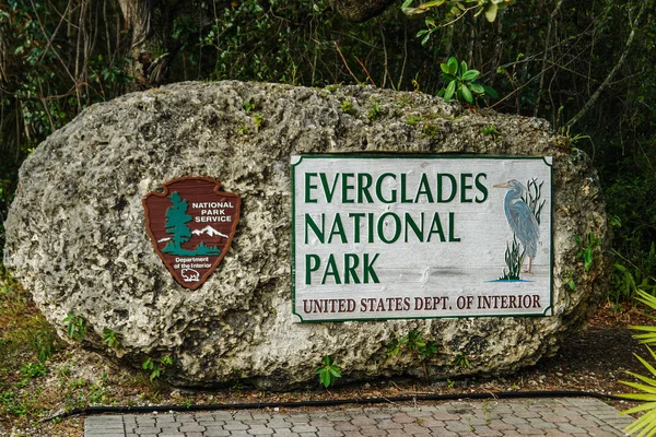 Segno di ingresso nel Parco Nazionale delle Everglades in Florida, Stati Uniti — Foto Stock