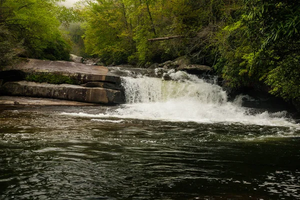 Kuzey Carolina, Amerika Birleşik Devletleri 'nde sakgah Ulusal Ormanı 'nda gizli Falls — Stok fotoğraf