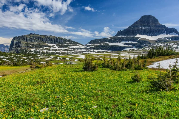 Logan Pass in Glacier National Park in Montana, United States — Stock Photo, Image