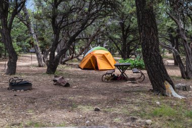 Colorado, Amerika Birleşik Devletleri 'nde Gunnison Milli Parkı siyah Kanyon Kuzey Rim kamp
