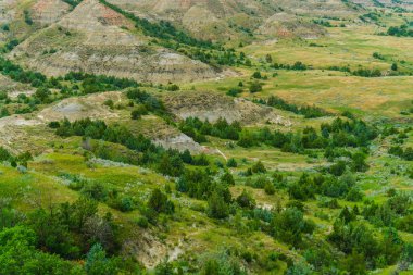Kuzey Dakota 'da Theodore Roosevelt Milli Parkı 'nda boyalı Canyon Loop, Amerika Birleşik Devletleri