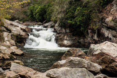 Kuzey Carolina 'da Nantahala Ulusal Ormanı 'nda ocağı Falls, Amerika Birleşik Devletleri