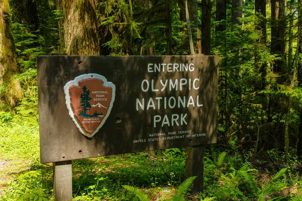Quinault entré Sign i Olympic National Park i Washington, Förenta staterna — Stockfoto