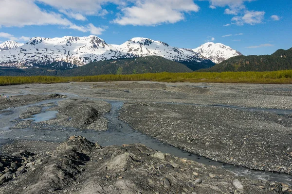 Alaska 'da Kenai Fjords Milli Parkı 'nda diriliş Nehri, Amerika Birleşik Devletleri — Stok fotoğraf