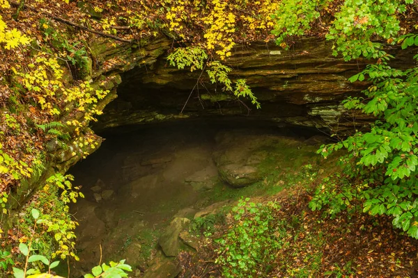 Μονοπάτι σπήλαιο άμμου στο εθνικό πάρκο μαμούθ σπήλαιο στο Κεντάκι, Ηνωμένες Πολιτείες της Αμερικής — Φωτογραφία Αρχείου