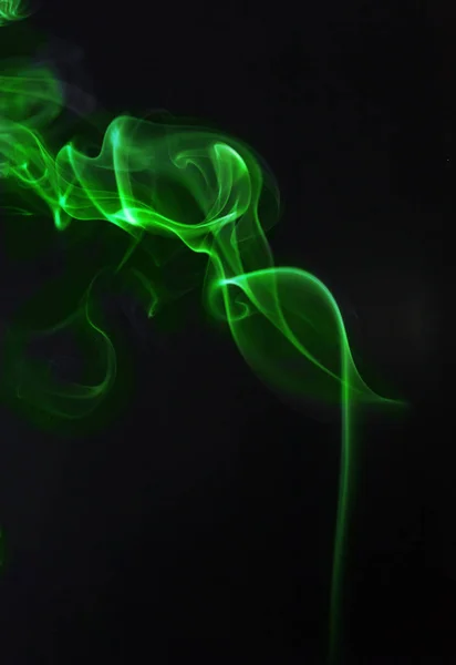 Humo Verde Sobre Fondo Negro — Foto de Stock