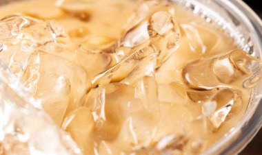 Odak buzlu kahve cam geri