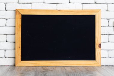 Siyah tahta çeşitli kurallar fikirler f yazmak için yer vardır