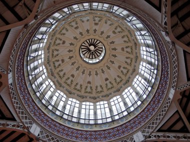 Valencia, Nisan 07: Merkezi Pazar - Mercat. İspanya 2018. Kubbe içinde Market Hall dekore edilmiş.