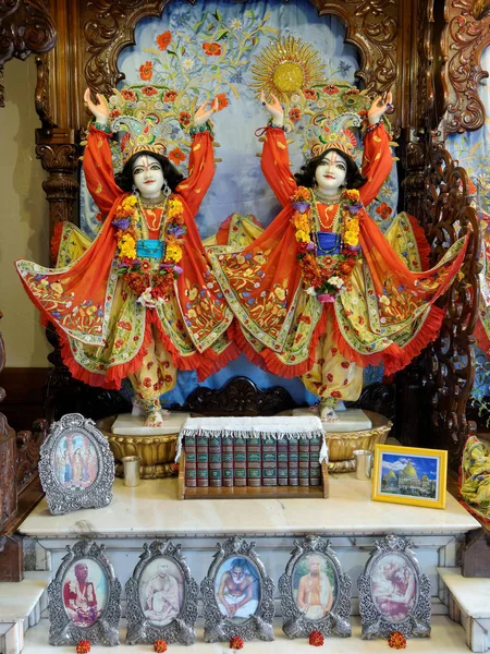 Paris Agosto Templo Hare Krishna Chamado 'Iskcon Radha Parisisvara' França  — Fotografia de Stock Editorial © padmak #212826158