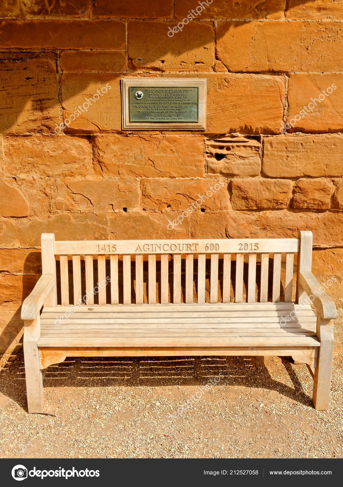 Kenilworth August Kenilworth Castle 2018 Memorial Bench Commemorative Plaque 400th Stock Editorial Photo C Padmak 212527058