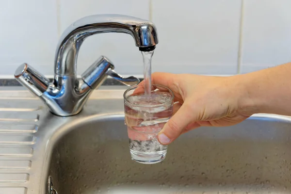 Pouring Fresh Tap Water Glass — Stock Photo, Image