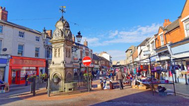 Willenhall, 31 Ekim, saat kulesi bir Pazar günü şehir merkezinde. İngiltere'de 2018