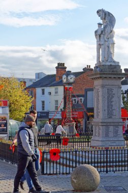 Cannock, 31 Ekim. Cannock Savaş Anıtı, Pazar yeri, İngiltere 2018