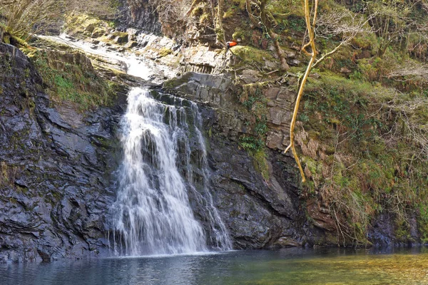 Cascata sulle montagne di Snowdonia, Galles . — Foto Stock