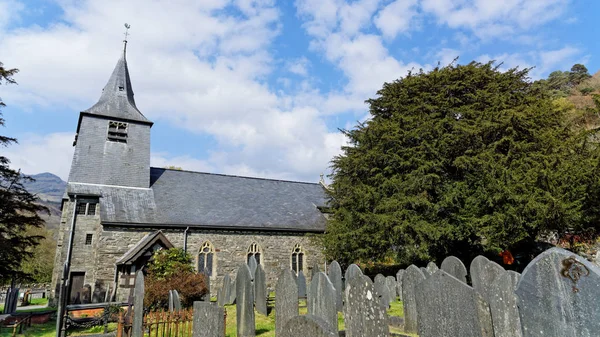 Chiesa di Saint Twrog a Maentwrog, contea di Gwynedd, Snowdonia National Park, Galles Regno Unito — Foto Stock