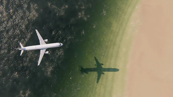 Vliegtuig Vliegen Het Strand — Stockfoto