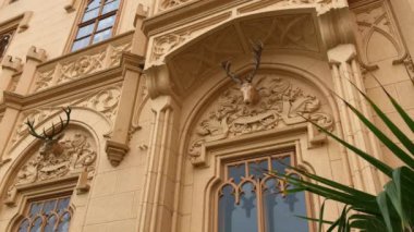 Mimari elemanlar Lednice Kalesi, South Moravia, Çek Cumhuriyeti. Çekya kültürel turistik. UNESCO Dünya Mirası. Lednice-Valtice alan sarayda Moravyalı romantik Gotik revival