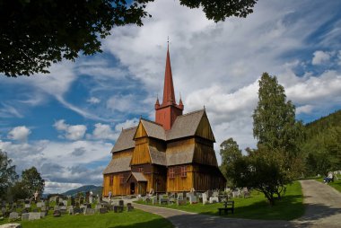 Stavkirke bir yerde 2009 yılında Norveç'te