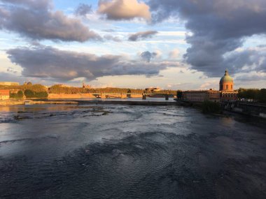 Ekim 2018 yılında Toulouse on Sunset