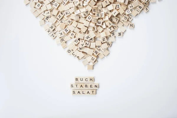 Buchstabensalat Aus Scrabble Steinen — Stockfoto