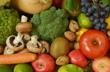 birçok meyve ve sebzeler