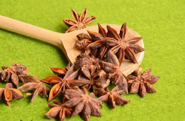 tarçın ile bambu placemats arka plan (yumuşak odak, Mercek Bulanıklığı)