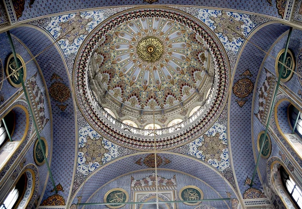 Pertevniyal Valide Sultan Camii Istanbul Türkiye — Stok fotoğraf