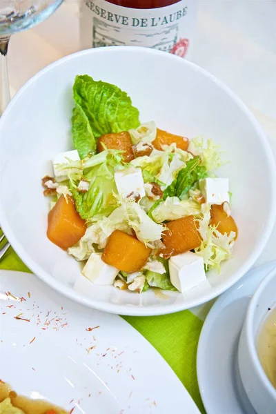 Ensalada Con Lechuga Verde Fresca Queso Rúcula Batata — Foto de Stock