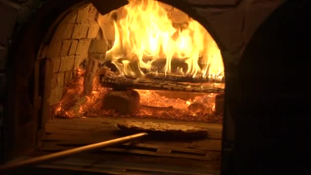 Pizza Cocinero Llamas Horno — Vídeos de Stock